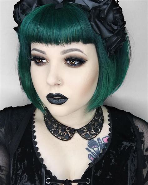 short gothic hair|romantic goth hairstyles.